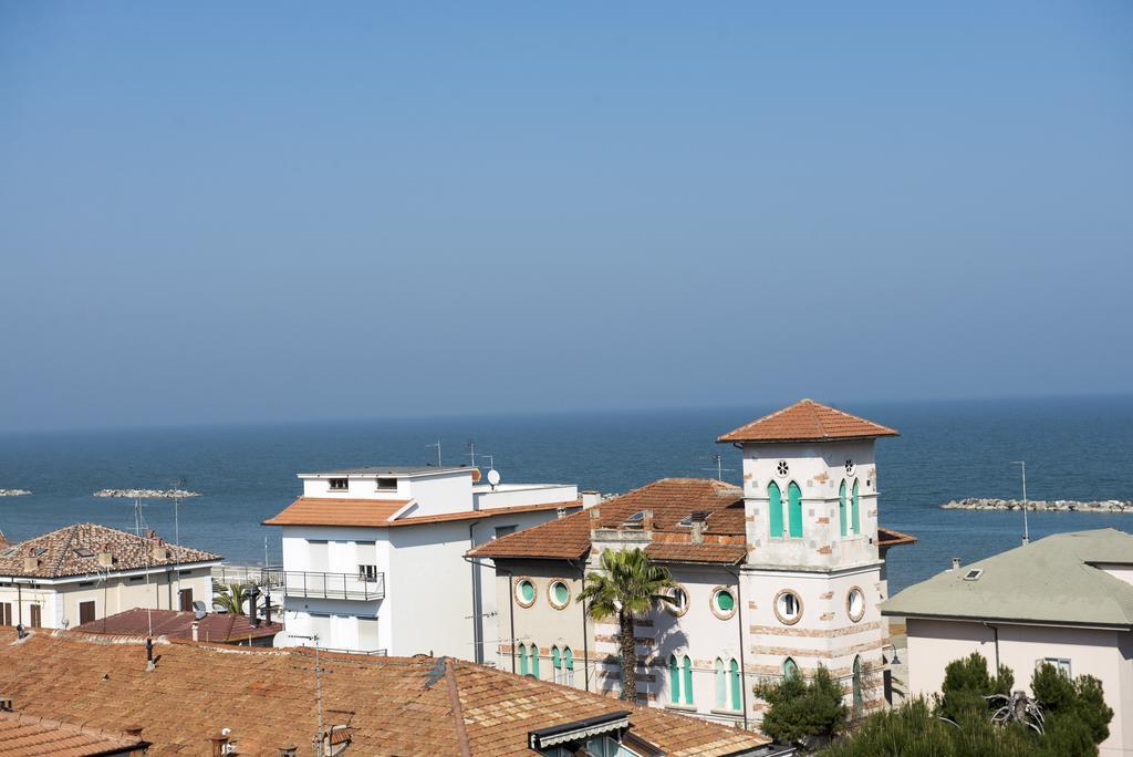 Hotel Gabbiano Porto San Giorgio Exterior foto