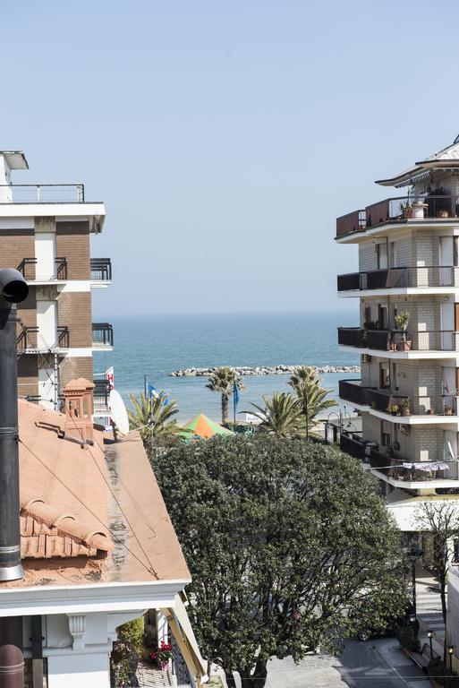Hotel Gabbiano Porto San Giorgio Exterior foto