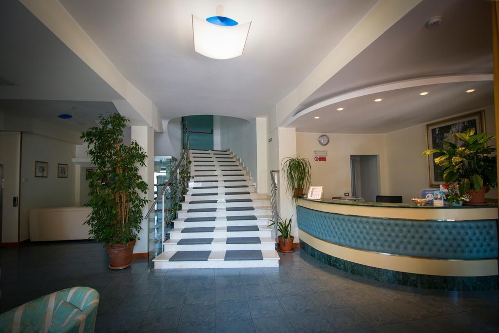 Hotel Gabbiano Porto San Giorgio Exterior foto