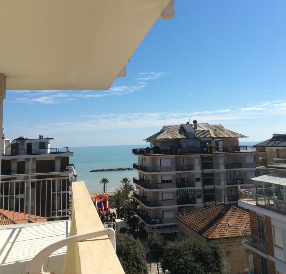 Hotel Gabbiano Porto San Giorgio Exterior foto