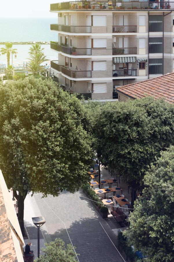 Hotel Gabbiano Porto San Giorgio Exterior foto